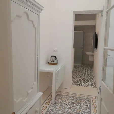 Charming Town House In Cospicua, Valperga