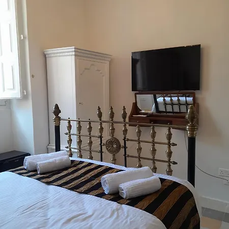 Apartment Charming Town House In Cospicua, Valperga Cospicua