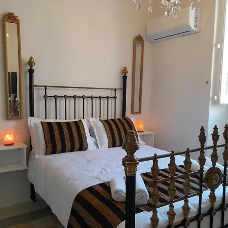 Apartment Charming Town House In Cospicua, Valperga Cospicua