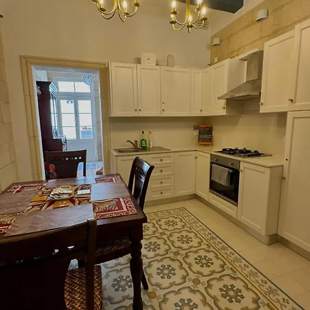 Charming Town House In Cospicua, Valperga شقة Cospicua