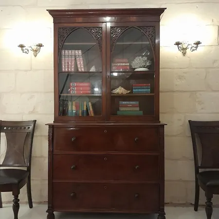 Charming Town House In Cospicua, Valperga *