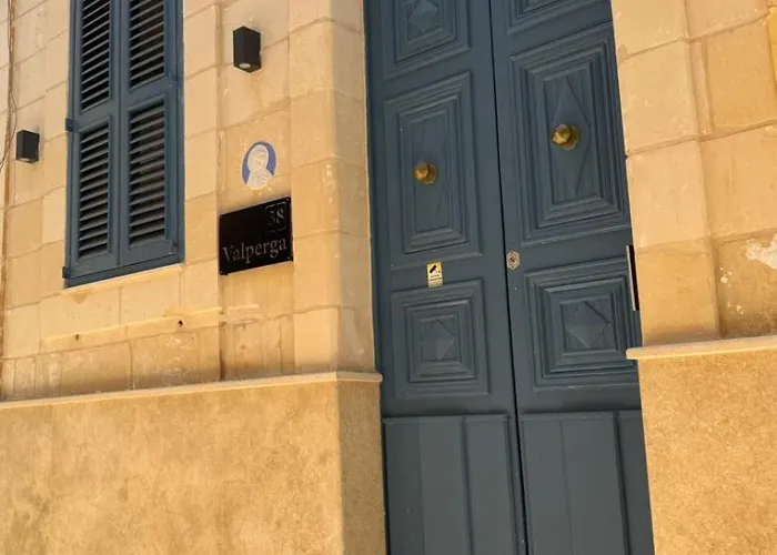 Charming Town House In Cospicua, Valperga 아파트 *